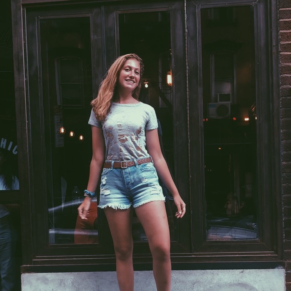 Meet your Posher, Leah - Picture 1 of 1